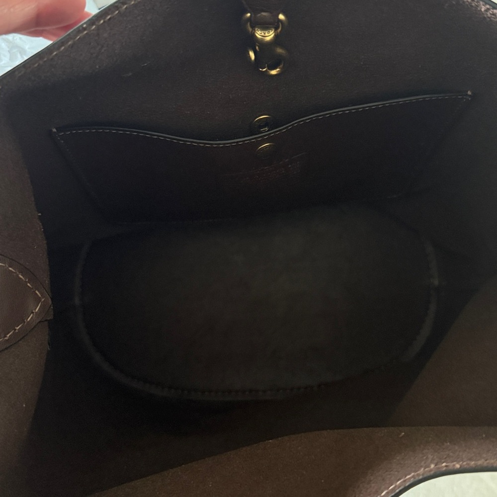 2025 updated Coach Bleecker Bucket Bag in Maple - Picture 12 of 15